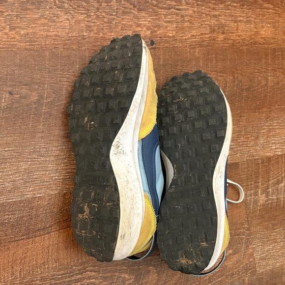 Nike Sneakers in Blue and Yellow - Picture 5 of 5
